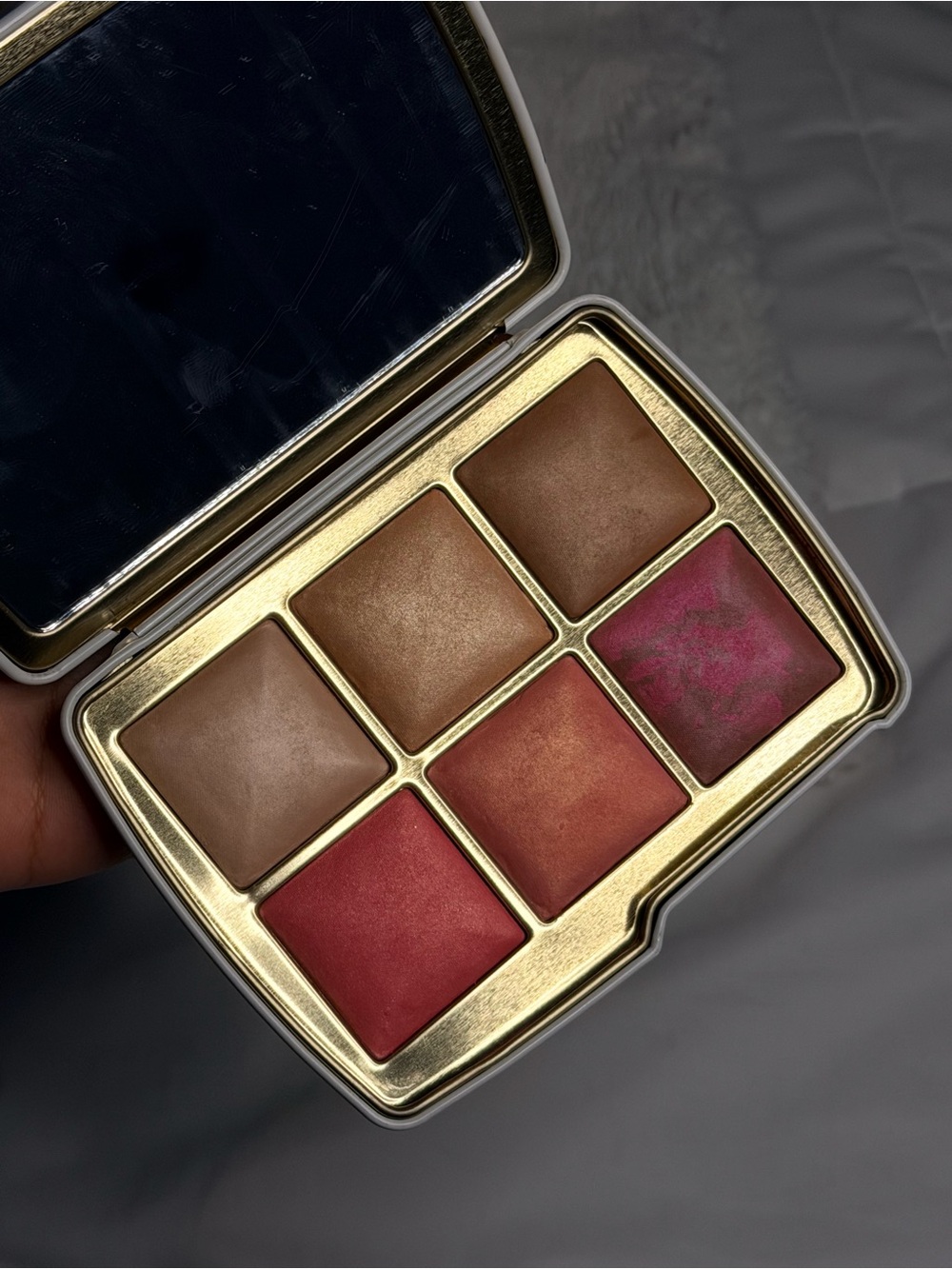 Hourglass Ambient Lighting Edit Unlocked — Swan Palette